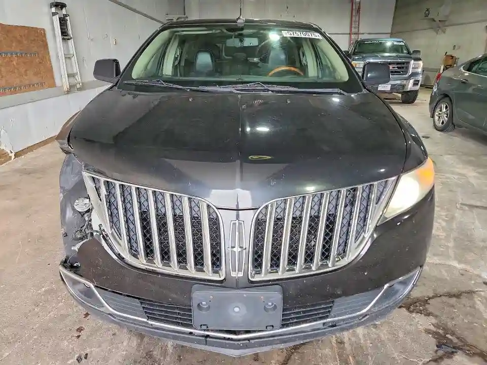 2LMDJ8JK8BBJ14021 2011 LINCOLN MKX-4