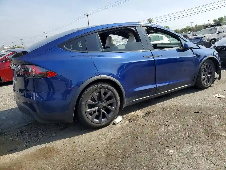 7SAXCBE53NF329261 2022 TESLA MODEL X-2