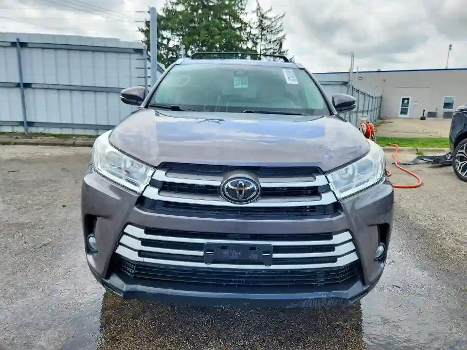 5TDJZRFHXJS556651 2018 TOYOTA HIGHLANDER-4