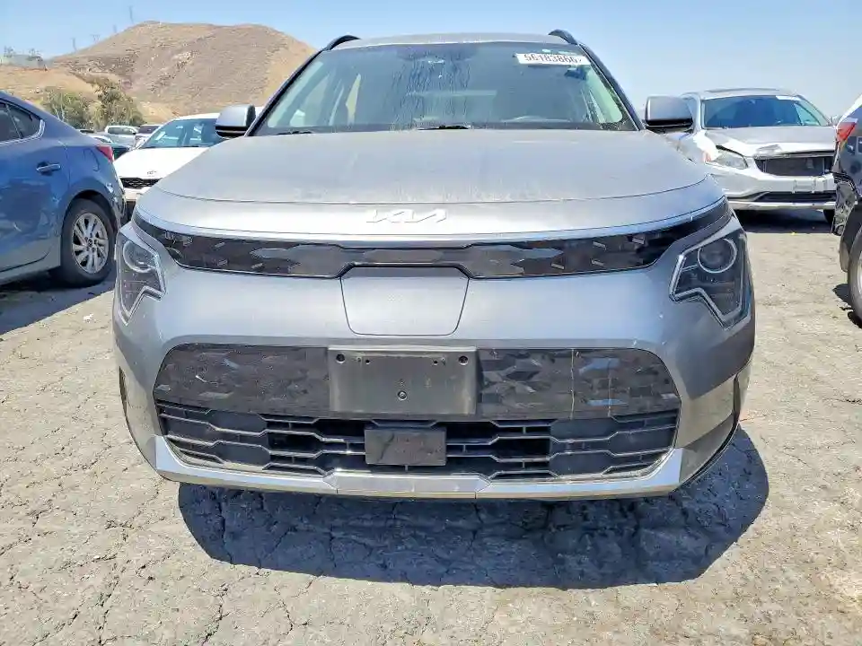 KNDCR3L11P5028654 2023 KIA NIRO-4
