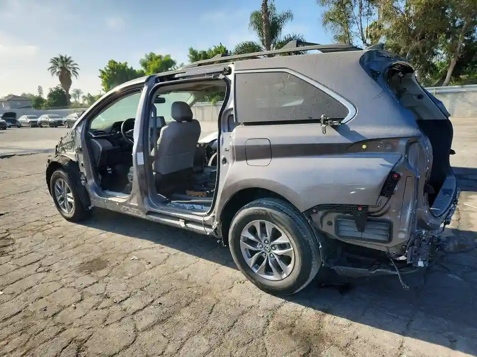 5TDYRKEC4PS146299 2023 TOYOTA SIENNA-1