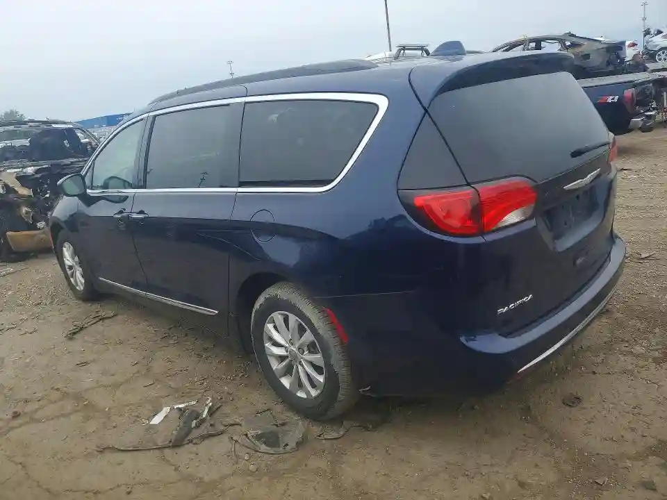 2C4RC1BG5HR587389 2017 CHRYSLER PACIFICA V-1
