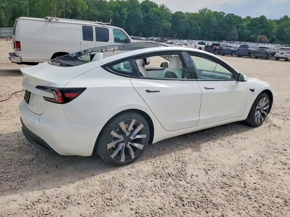5YJ3E1EA9SF922129 2025 TESLA MODEL 3-2