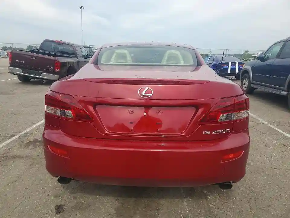 JTHFF2C26B2520632 2011 LEXUS IS-5
