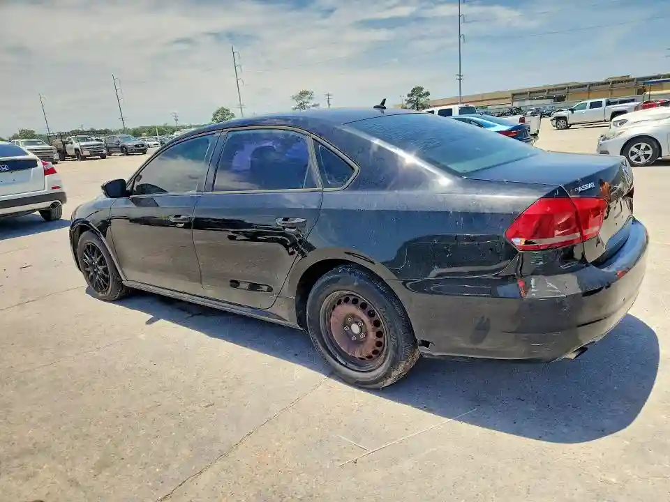 1VWAT7A31FC045532 2015 VOLKSWAGEN PASSAT-1