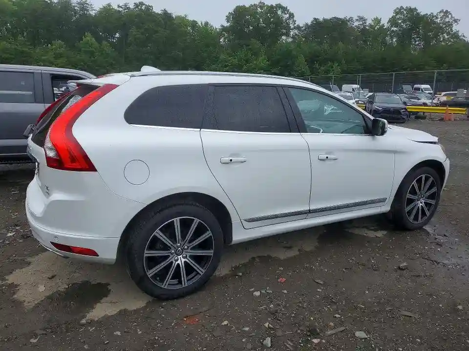 YV449MRU4H2126329 2017 VOLVO XC60-2
