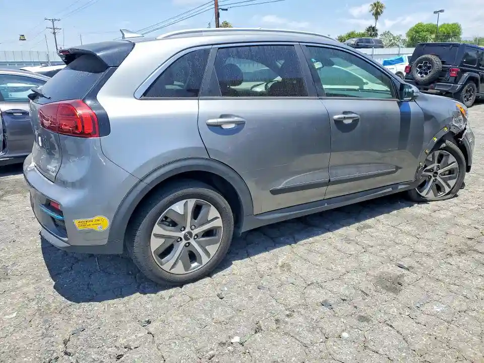 KNDCE3LG0N5135952 2022 KIA NIRO-2