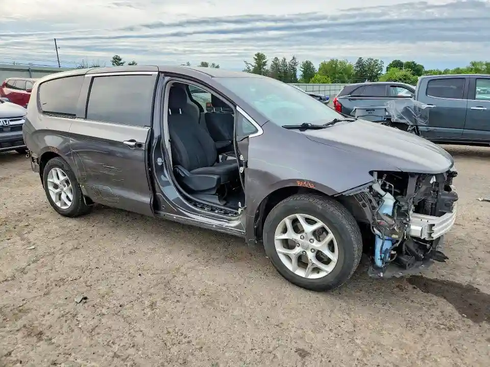 2C4RC1FG6JR123642 2018 CHRYSLER PACIFICA-3