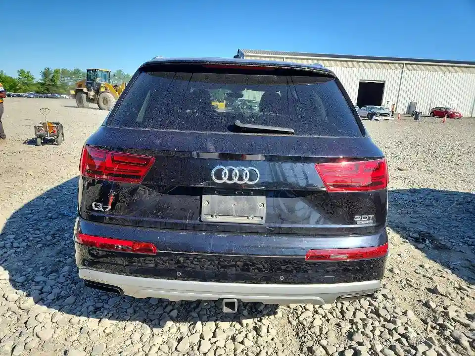 WA1LAAF79JD041686 2018 AUDI Q7-5