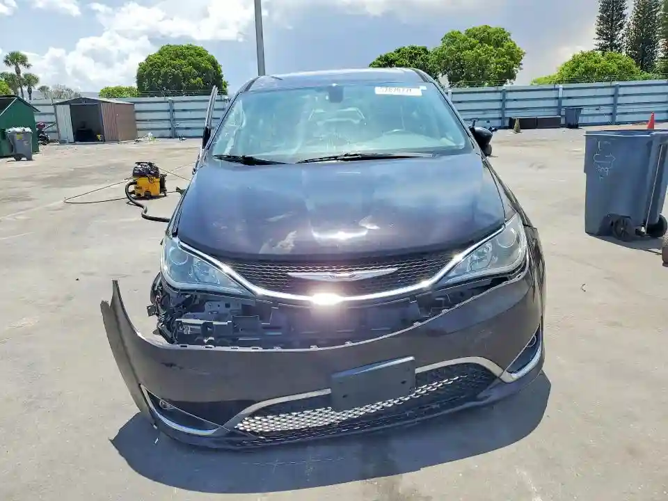2C4RC1FG2JR279144 2018 CHRYSLER PACIFICA-4
