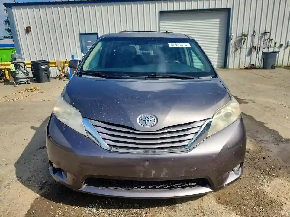 5TDYZ3DC6HS793277 2017 TOYOTA SIENNA-4
