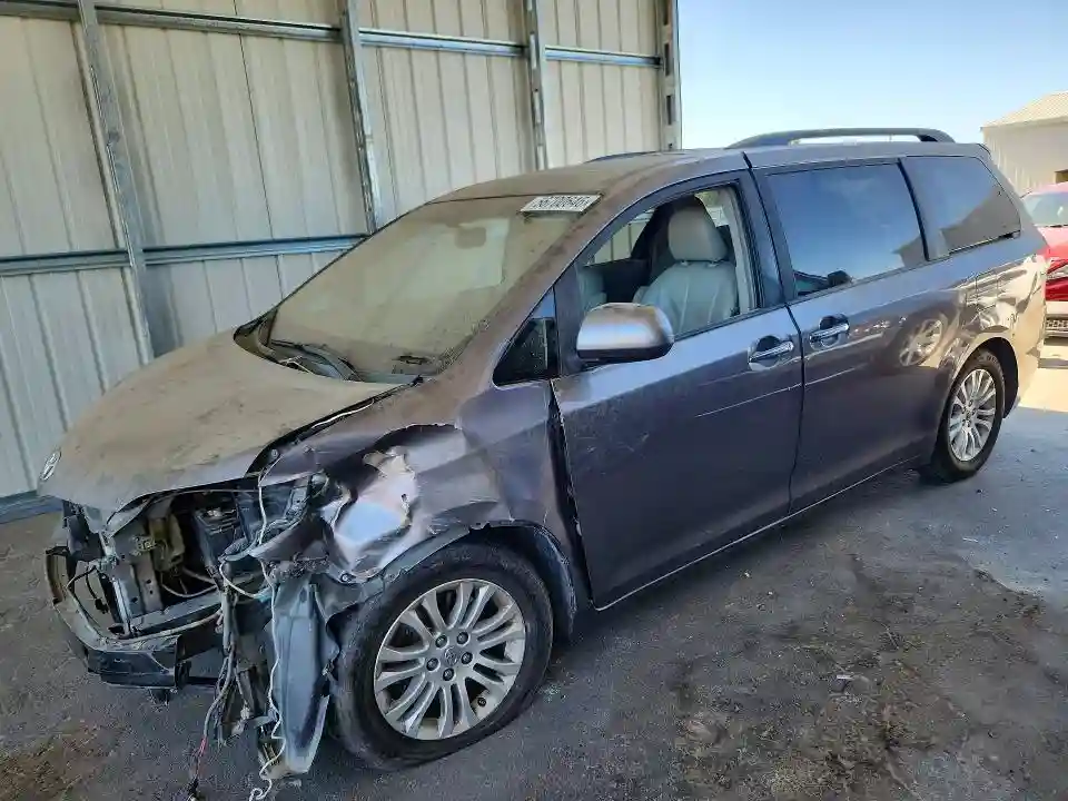 5TDYK3DC1BS174114 2011 TOYOTA SIENNA-0