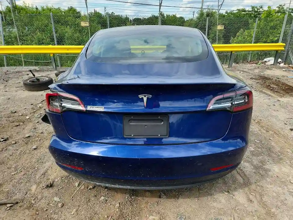 5YJ3E1EA7NF185940 2022 TESLA MODEL 3-5