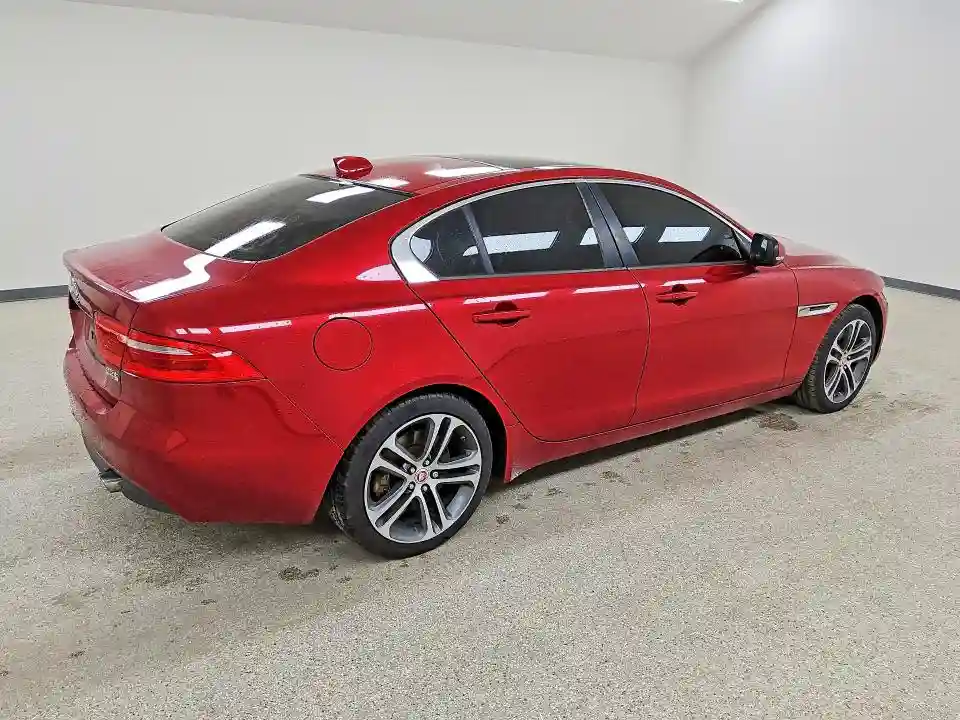 SAJAJ4BVXHA969202 2017 JAGUAR XE-2