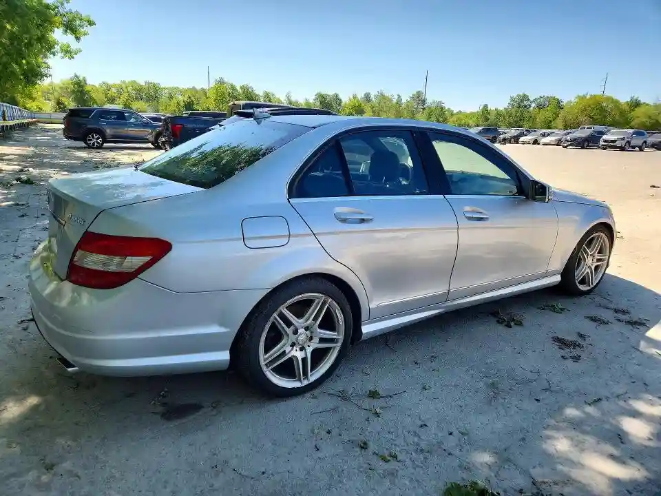 WDDGF8BB9BR148615 2011 MERCEDES-BENZ C-CLASS-2