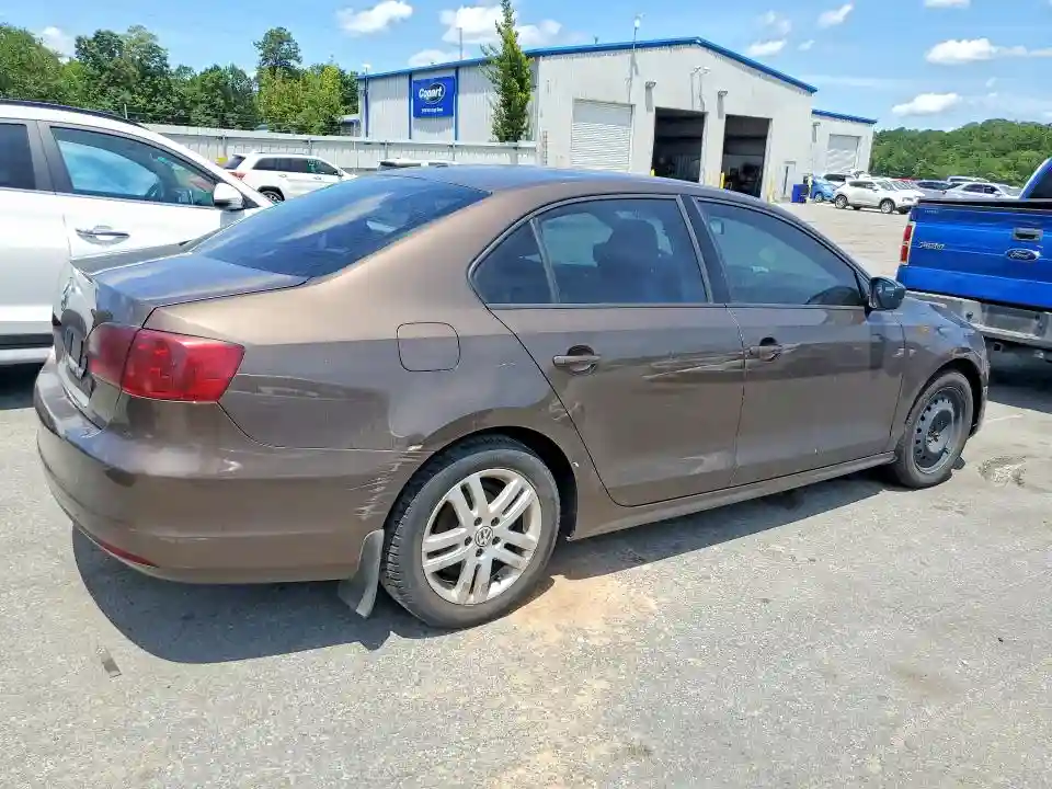 3VW2K7AJ4EM237126 2014 VOLKSWAGEN JETTA-2