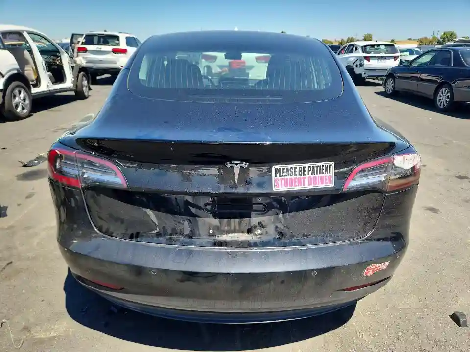 5YJ3E1EA6JF078369 2018 TESLA MODEL 3-5