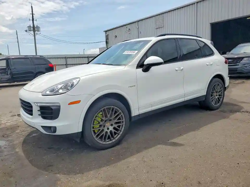 WP1AE2A22HLA74286 2017 PORSCHE CAYENNE-0