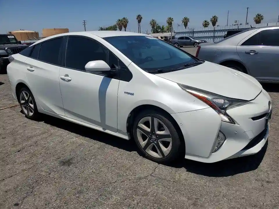 JTDKARFUXG3020897 2016 TOYOTA PRIUS-3