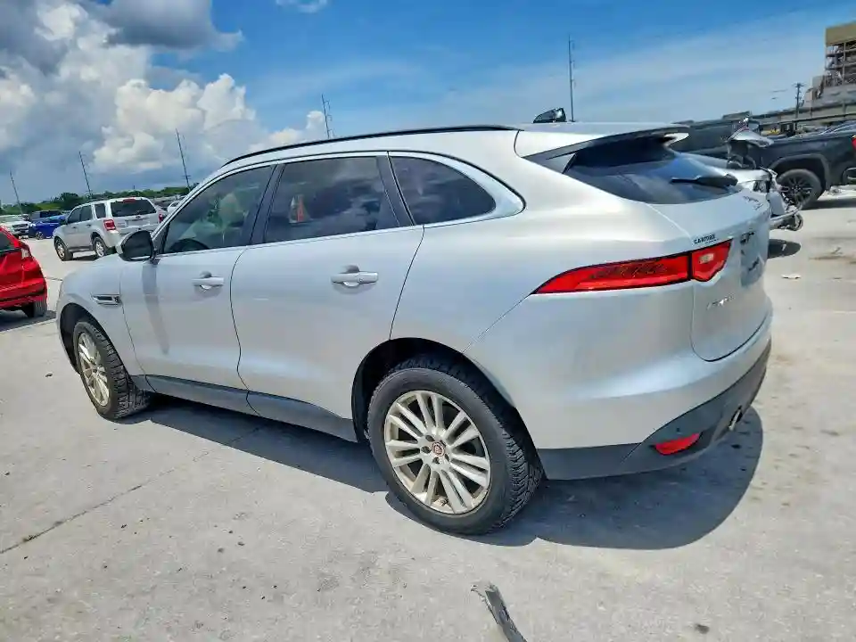 SADCK2BV1HA490048 2017 JAGUAR F-PACE-1