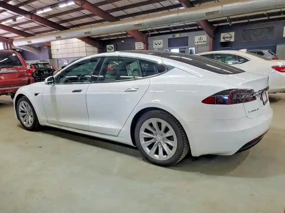 5YJSA1E25JF244333 2018 TESLA MODEL S-1
