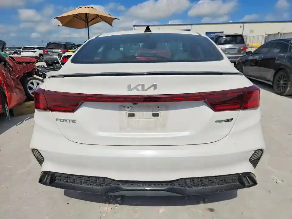 3KPF54AD6PE622396 2023 KIA FORTE-5