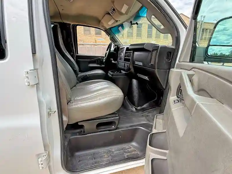 1GAZGNFF6H1310163 2017 CHEVROLET EXPRESS-4