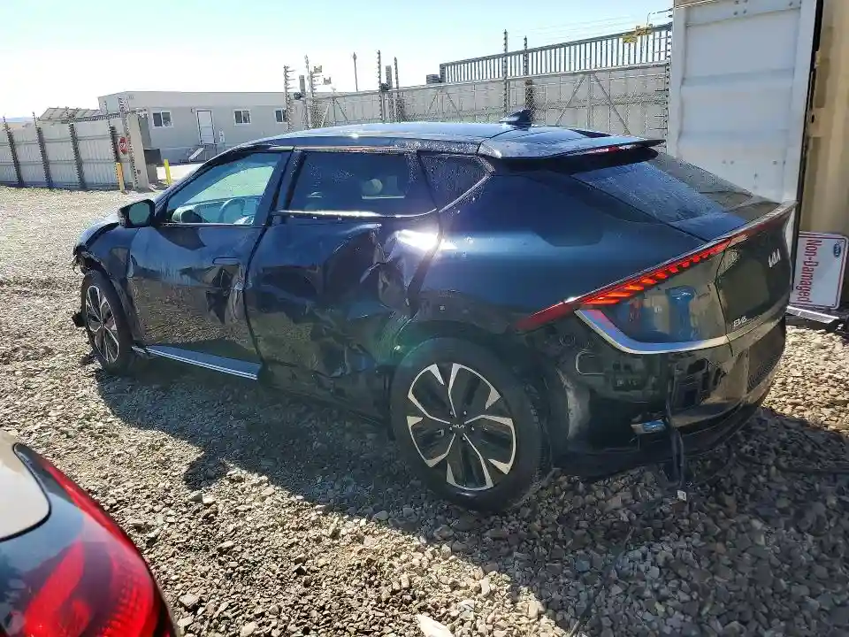 KNDC34LA4P5609718 2023 KIA EV6 WIND-1