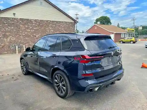5UX23EU00R9S41300 2024 BMW X5-1