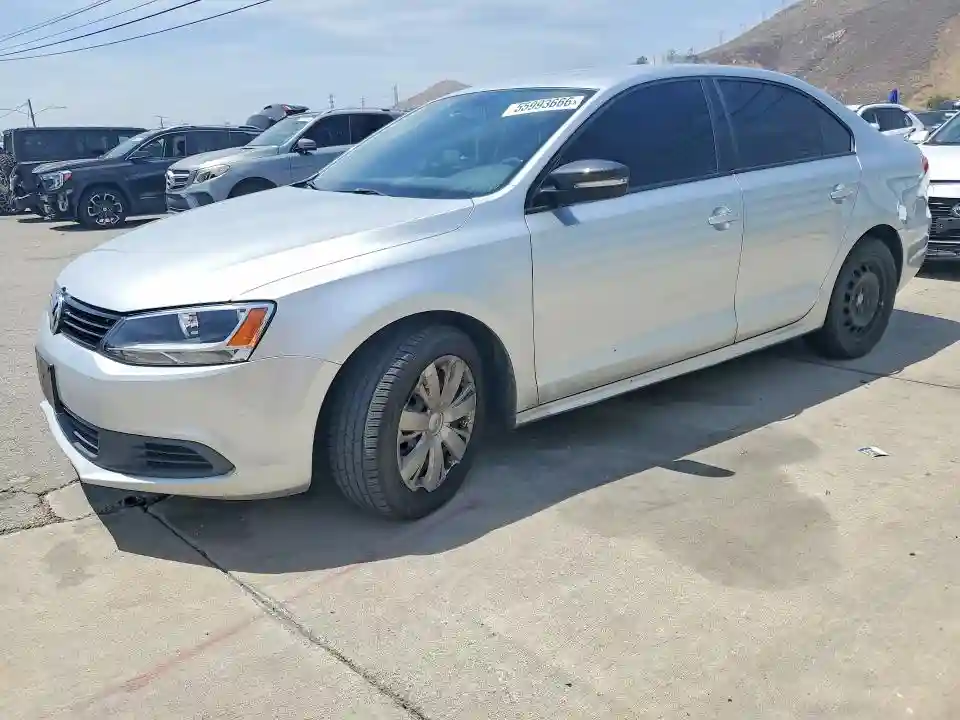 3VWD17AJ4EM226901 2014 VOLKSWAGEN JETTA-0