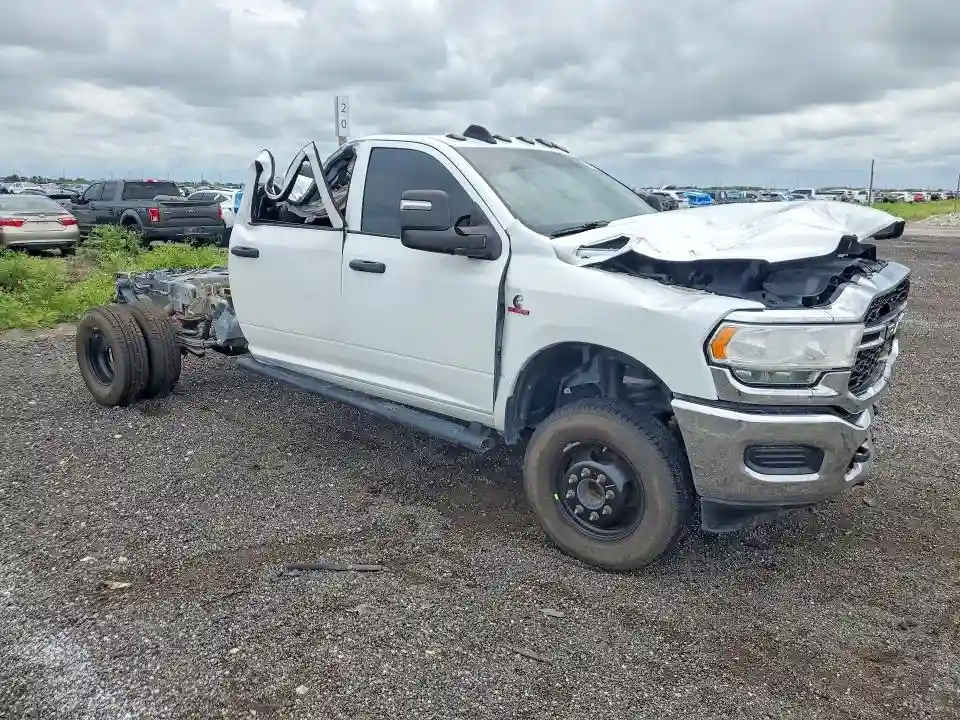 3C63RRGL8RG128770 2024 RAM 3500-3