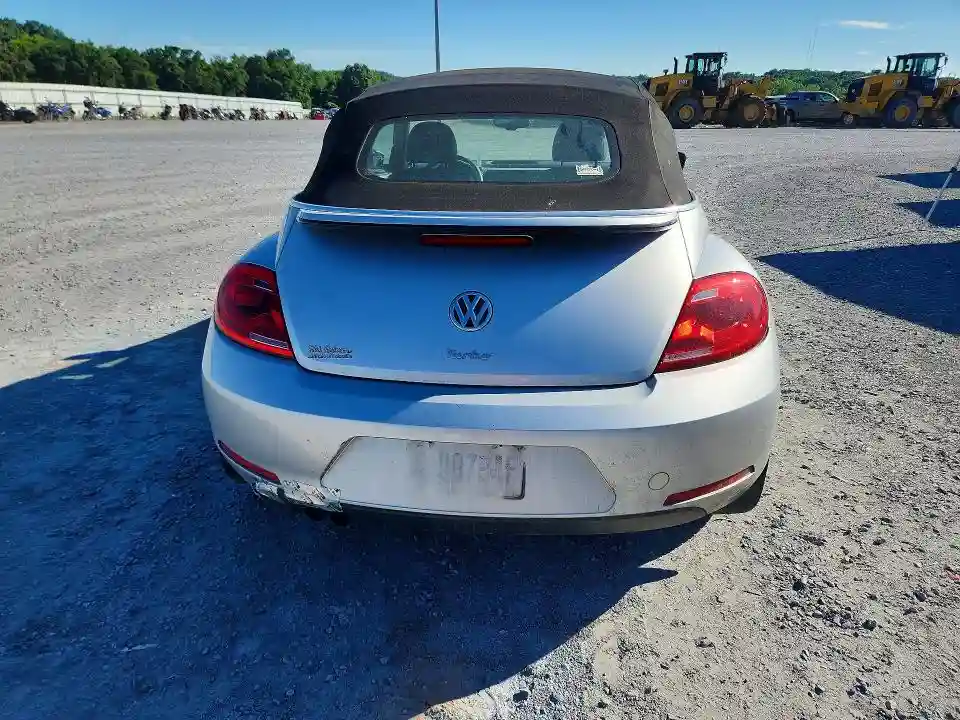 3VW507AT8GM805689 2016 VOLKSWAGEN BEETLE-5