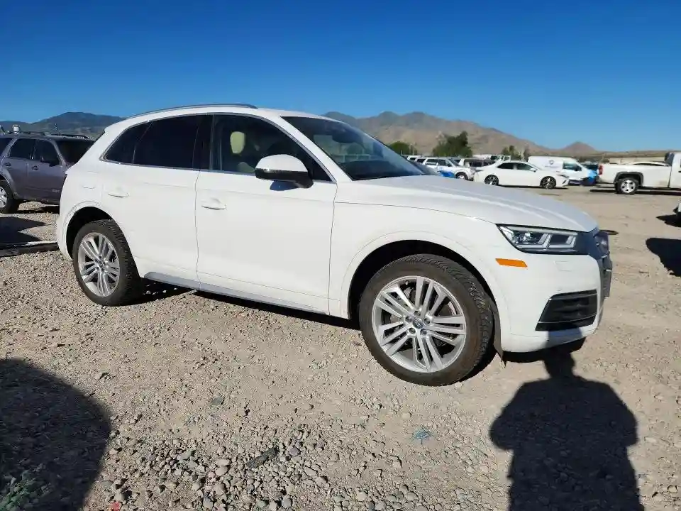 WA1CNAFY7J2098834 2018 AUDI Q5-3