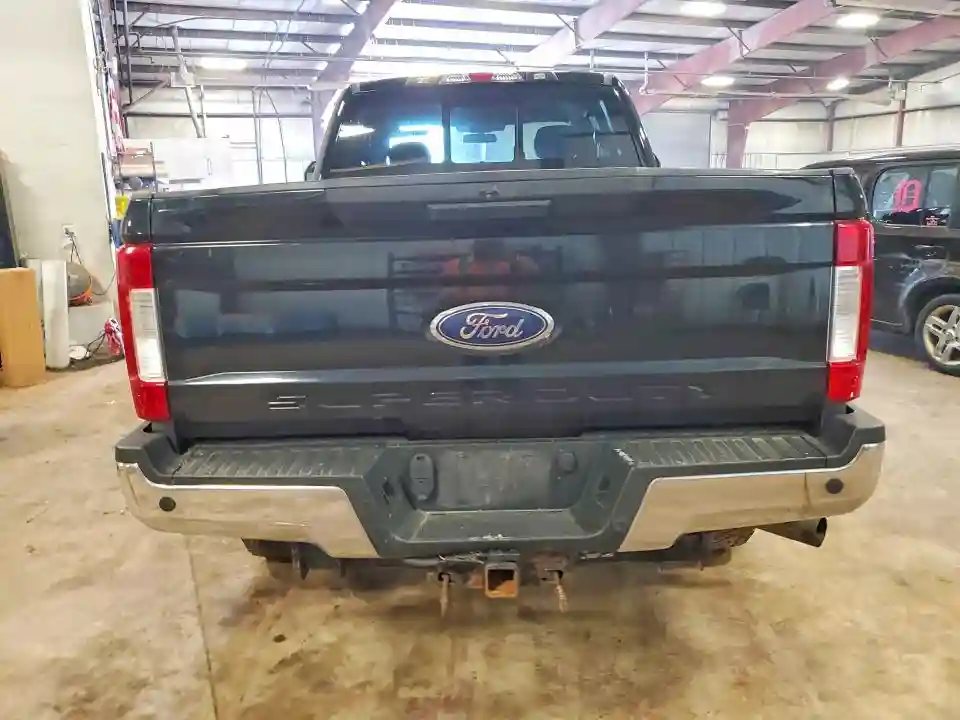 1FT7X2B6XJEB88425 2018 FORD F250-5