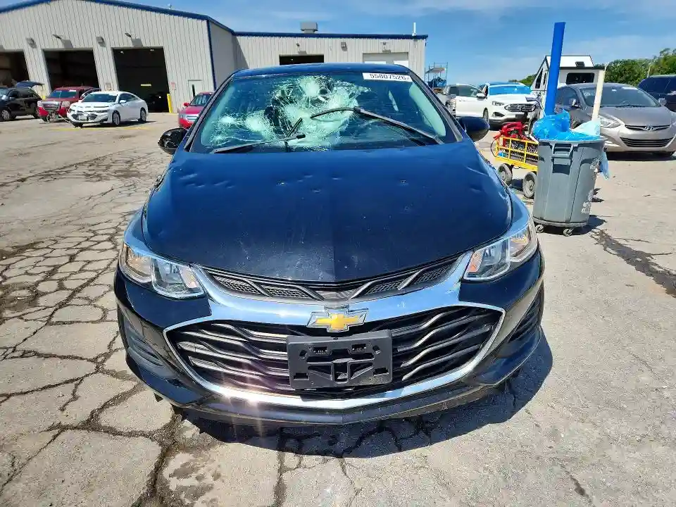 1G1BC5SM9K7108097 2019 CHEVROLET CRUZE-4