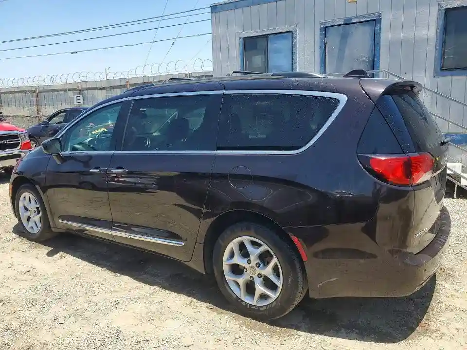 2C4RC1BG5HR571015 2017 CHRYSLER PACIFICA-1