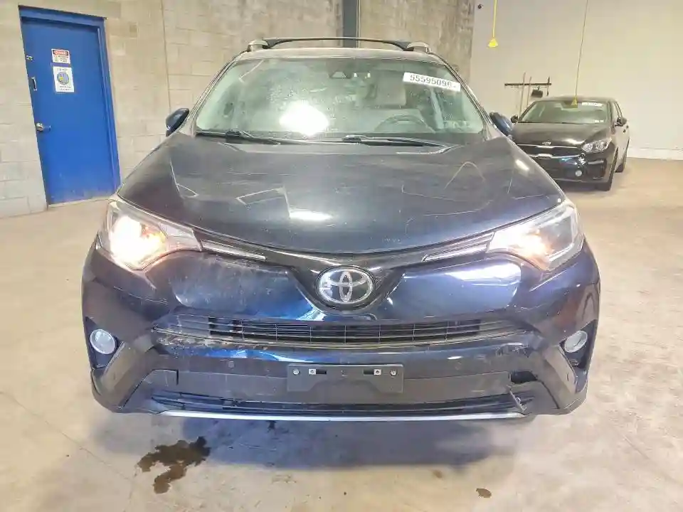 2T3RFREV5HW568735 2017 TOYOTA RAV4-4