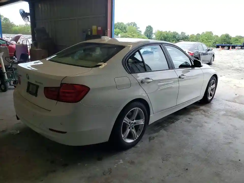WBA3B3C58EJ977353 2014 BMW 3 SERIES-2