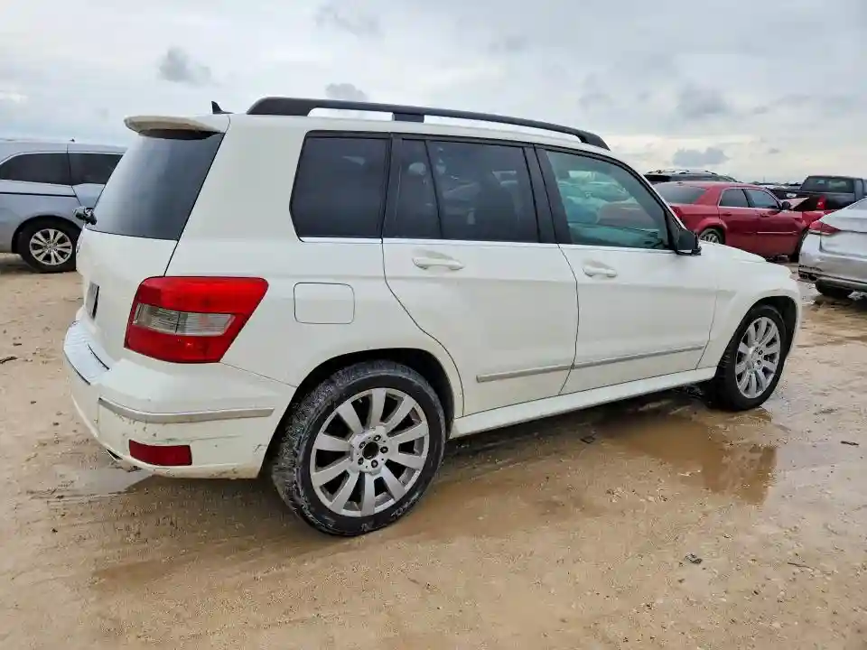 WDCGG5GB7BF694467 2011 MERCEDES-BENZ GLK-CLASS-2