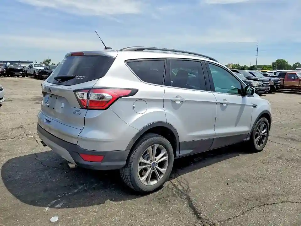 1FMCU9GD0JUA10998 2018 FORD ESCAPE-2