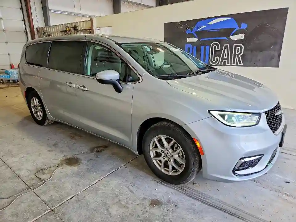 2C4RC1BGXPR625049 2023 CHRYSLER PACIFICA-3