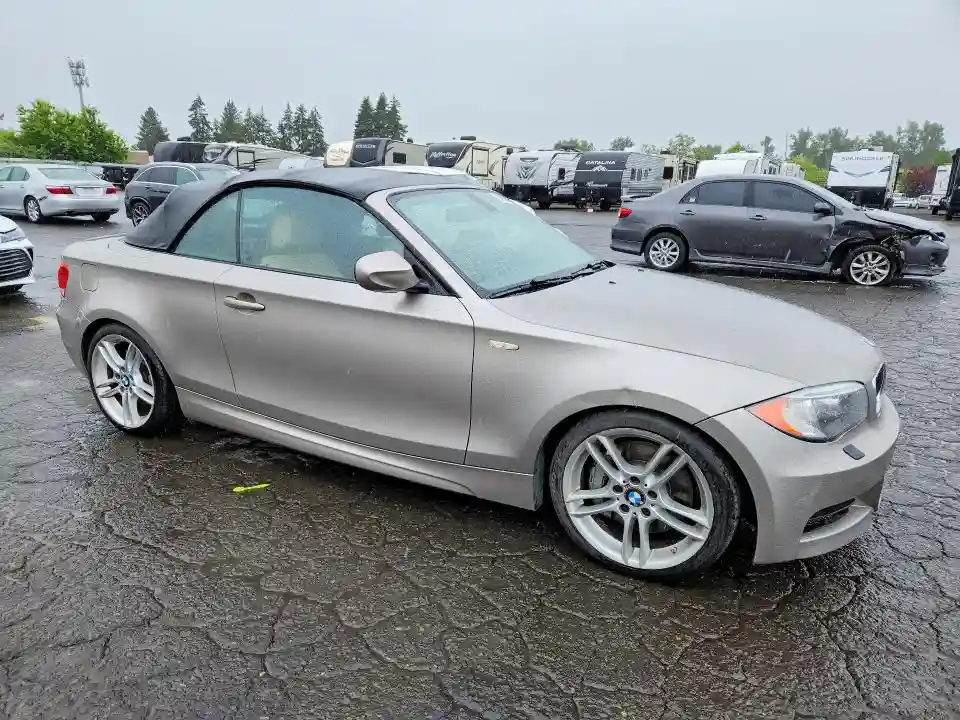 WBAUN7C53CVM26496 2012 BMW 1 SERIES-3