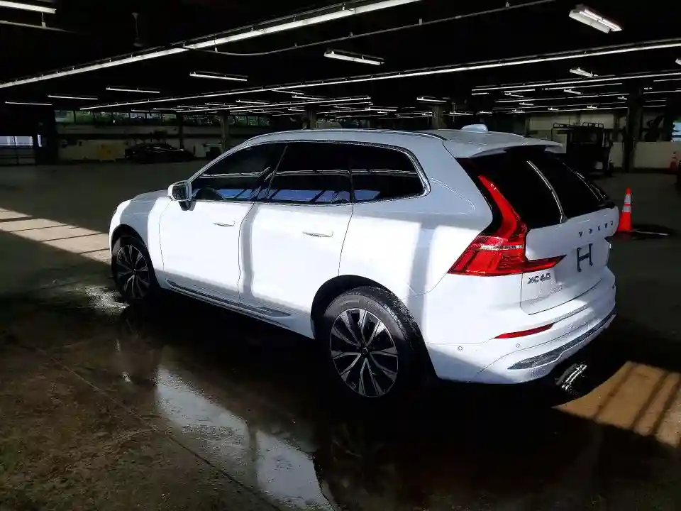 YV4L12RE1P1266018 2023 VOLVO XC60-1