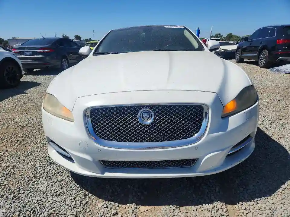 SAJWA2GB1BLV07745 2011 JAGUAR XJ-4