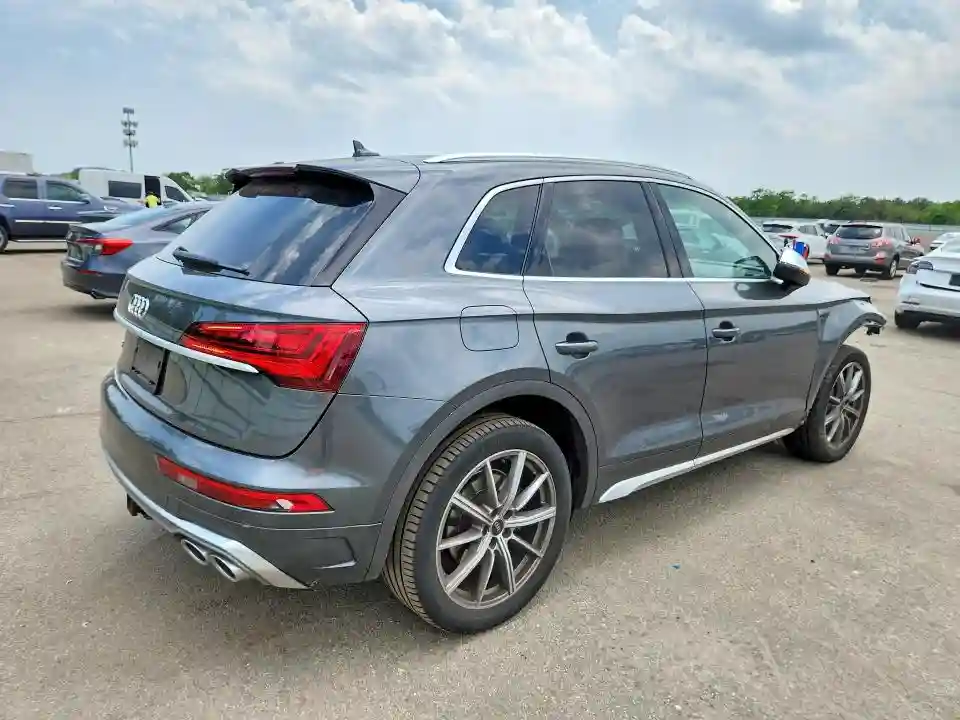 WA1A4AFY6N2107605 2022 AUDI SQ5-2