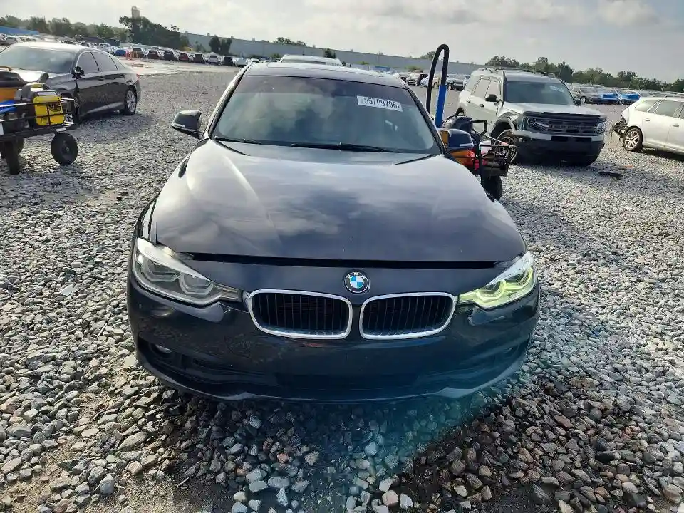 WBA8A9C5XJAH14726 2018 BMW 3 SERIES-4