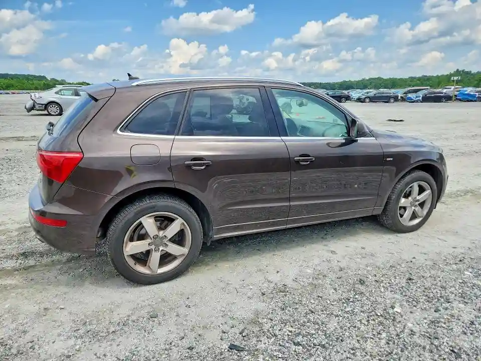 WA1DKAFP4BA004551 2011 AUDI Q5-2