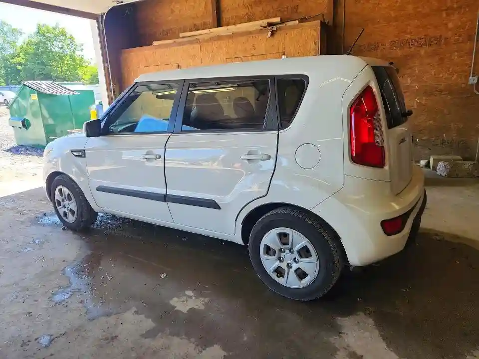 KNDJT2A56D7531136 2013 KIA SOUL BASE-1