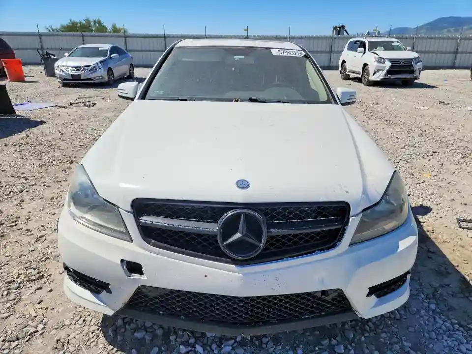 WDDGF4HB1DA835945 2013 MERCEDES-BENZ C-CLASS-4