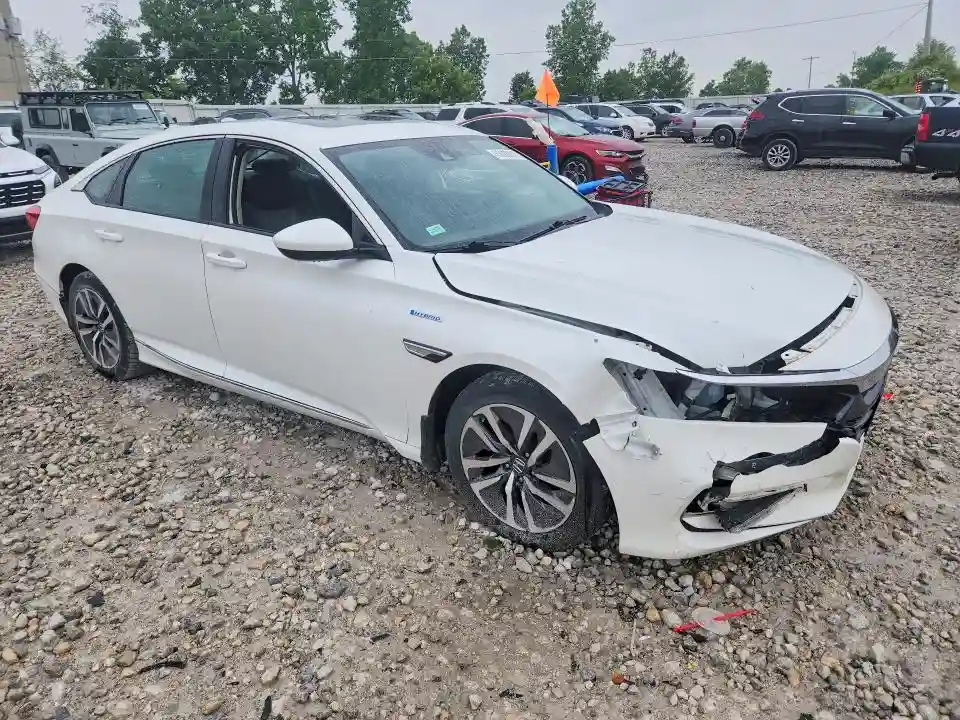 1HGCV3F48JA015689 2018 HONDA ACCORD-3